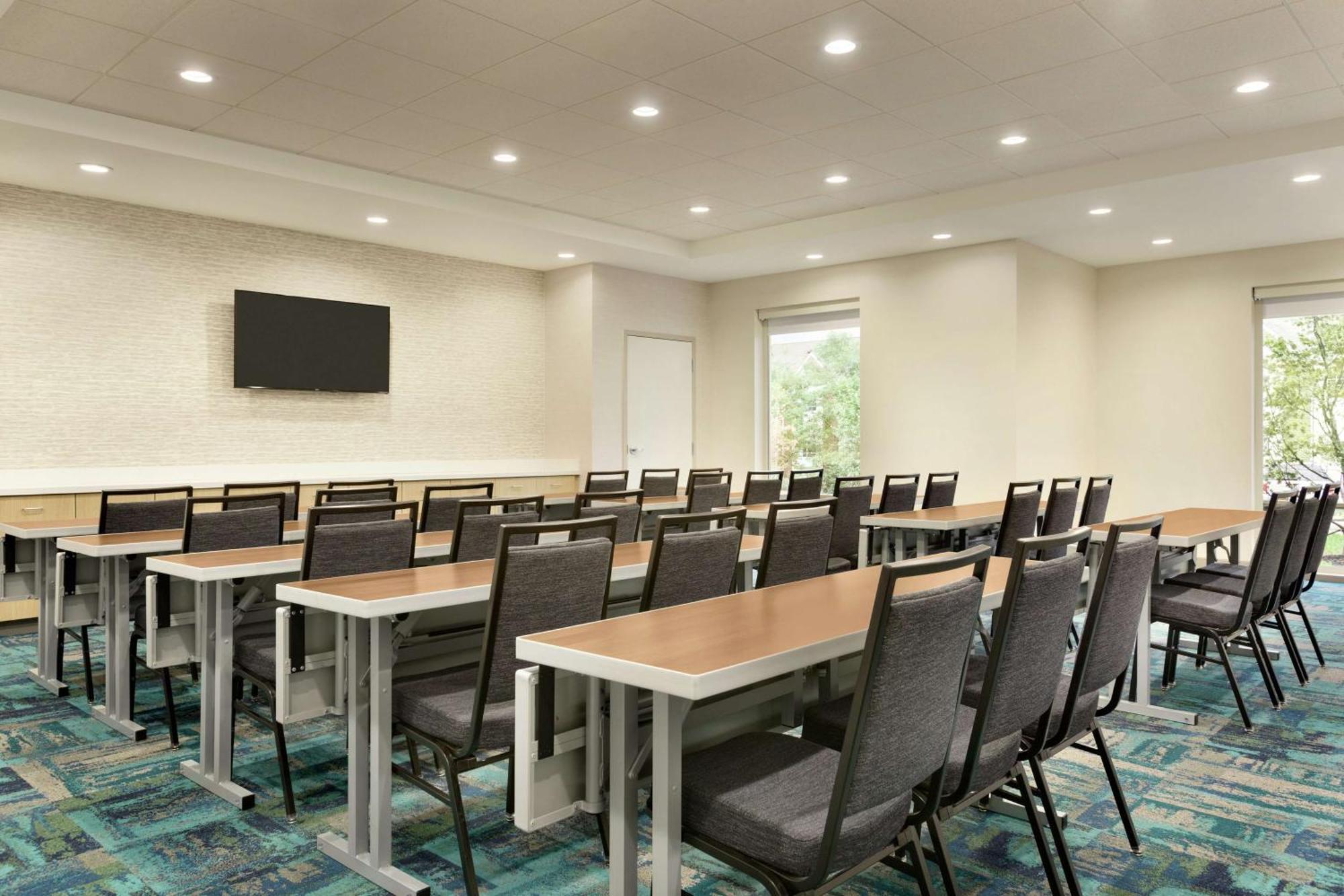 Home2 Suites By Hilton Florence Cincinnati Airport South Екстер'єр фото